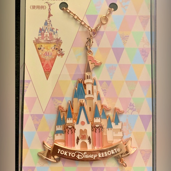 TOKYO DISNEY Resort 40th Anniversary Dream Go Round Cinderella Castle Bag CHARM - Picture 6 of 9